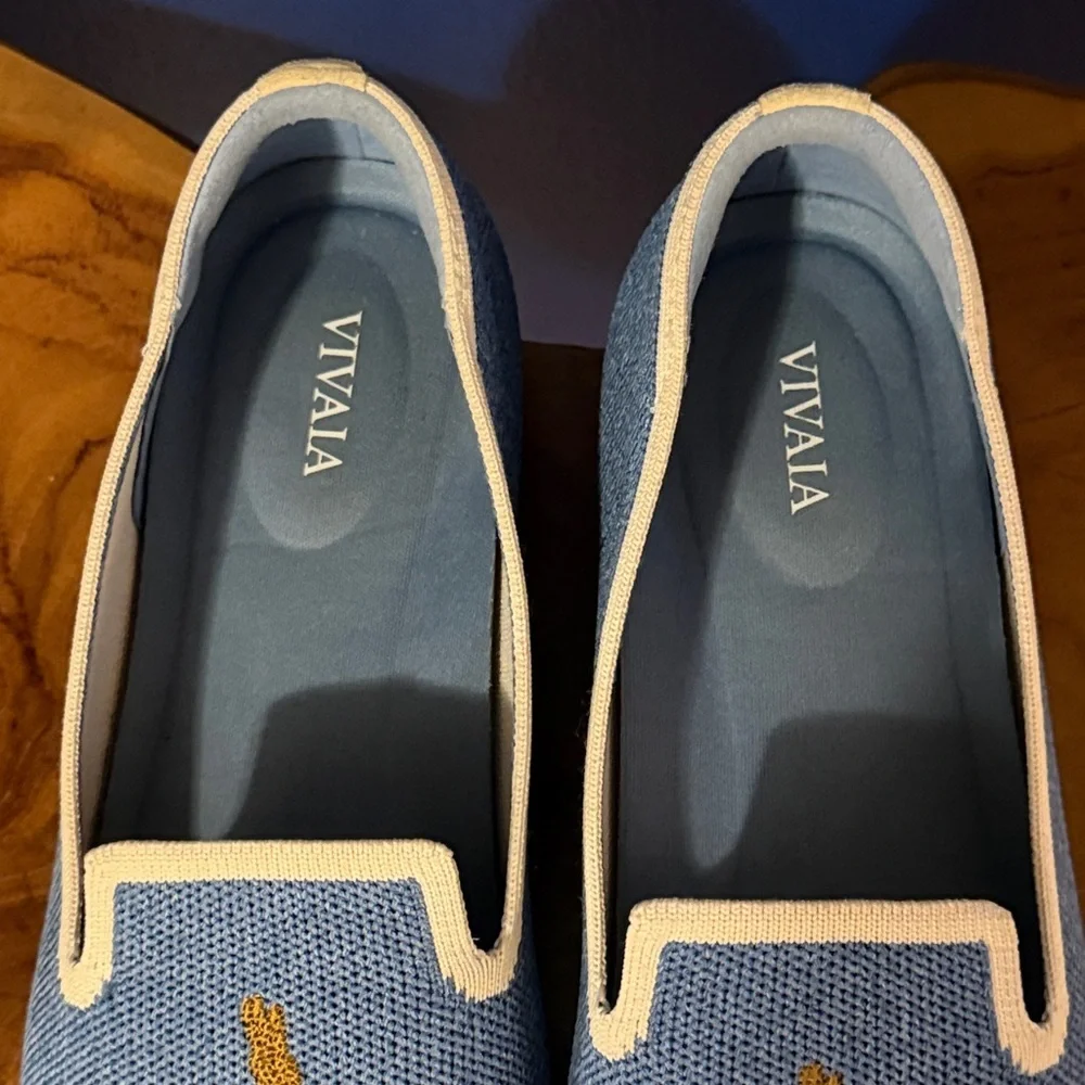 NWOT Women’s VIVAIA Audrey Round-Toe Denim Blue Tassel embroidered Loafers Sz 7